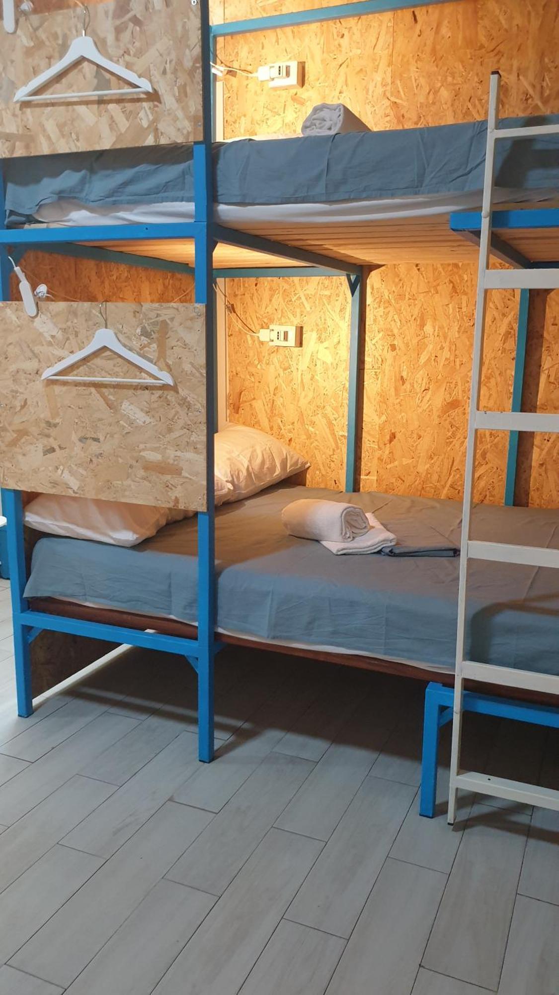 Home Hostel 卡塔尼亚 外观 照片