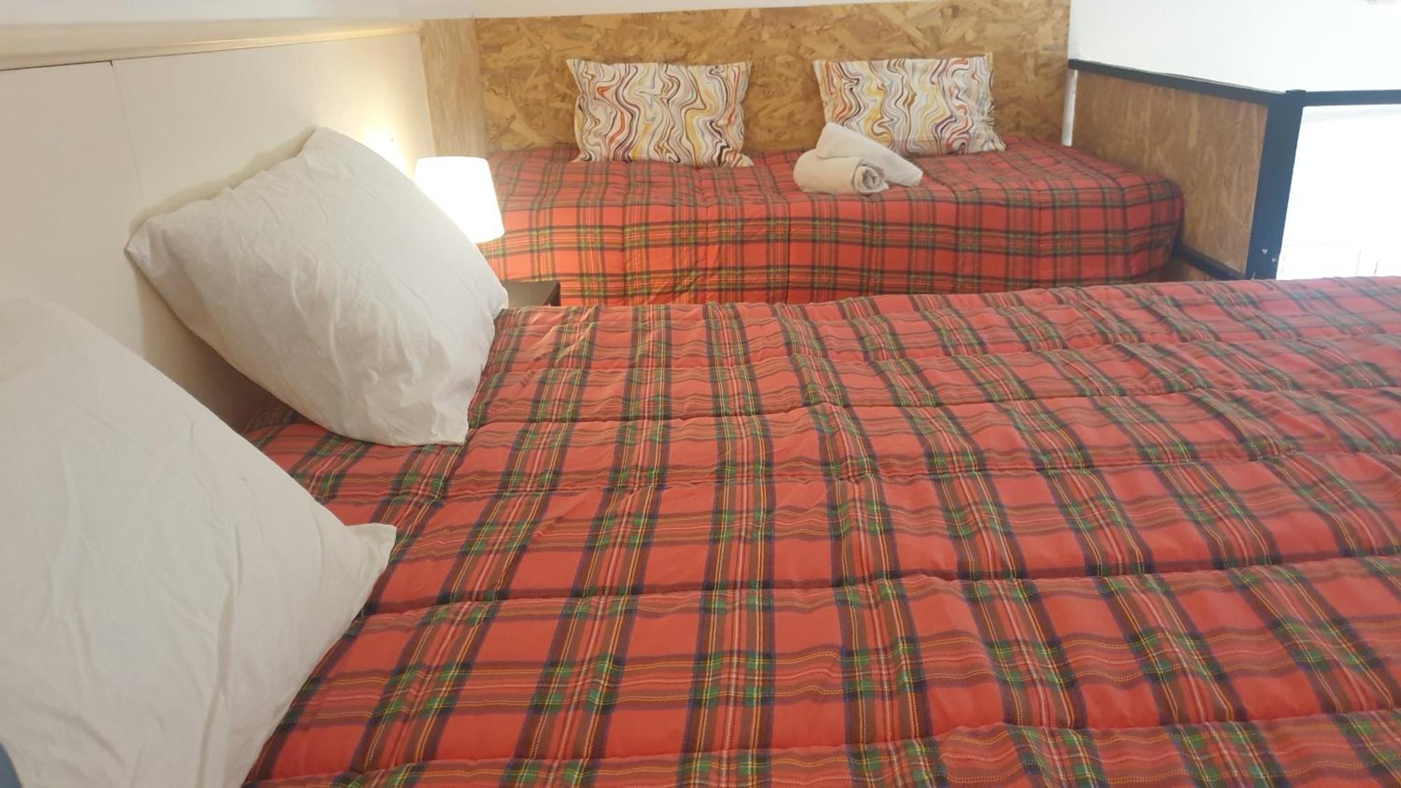 Home Hostel 卡塔尼亚 外观 照片